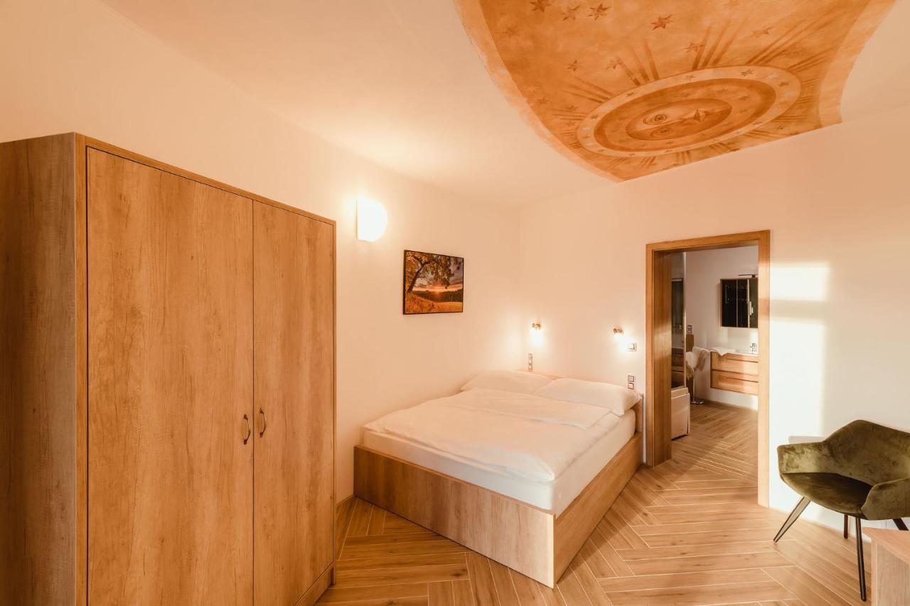 Hotel Dymnik Румбурк Екстериор снимка